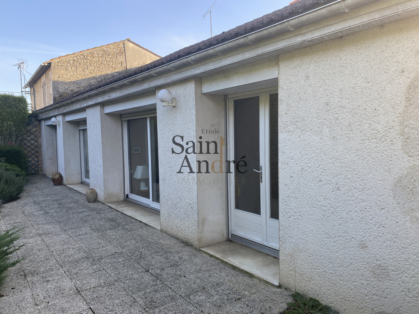 Vente Secteur Saint Cybard - Maison De Ville Avec Jardin Et Garage ...